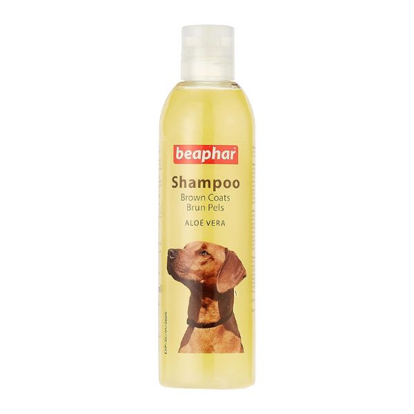 Beaphar Brown Coat Shampoo - 250 ml bottle with brown liquid inside